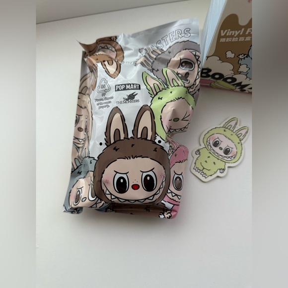 Nwt  100% authentic Labubu Green grape Exciting macaron Pop Mart - Picture 2 of 8